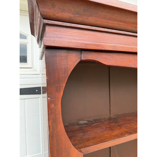 Early 19th Century Colonial Farmhouse Hutch – Antique Pennsylvania Sheraton-Style Cabinet For Sale - Image 4 of 14