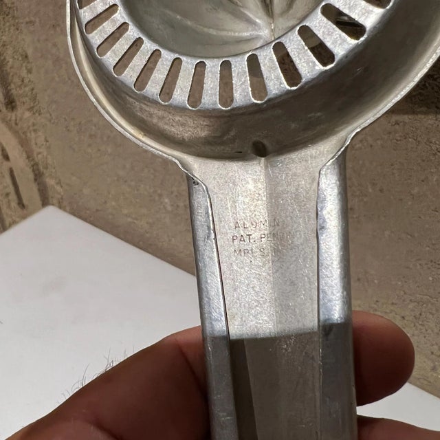 Mid-Century Modern 1960s Airstream Foley Handheld Citrus Juicer Reamer Aluminum For Sale - Image 3 of 8