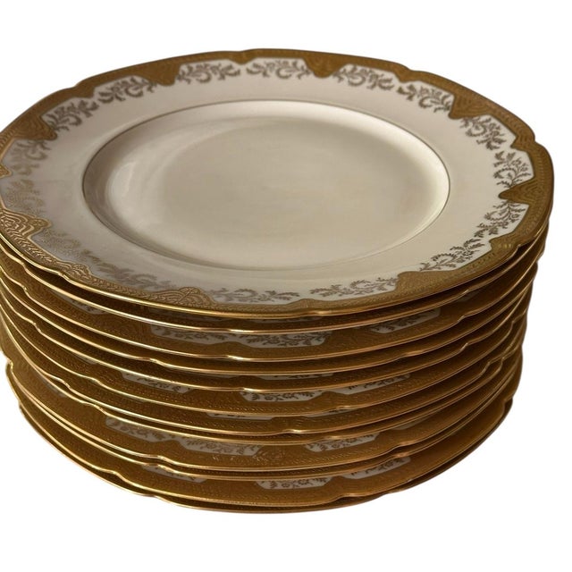 English Set of 12 Hutschenreuther Porcelain Gold Encrusted Dinner Plate Set For Sale - Image 3 of 5