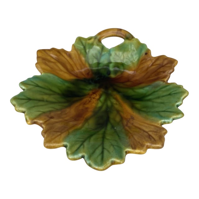 Majolica Dish Leaf Villeroy & Boch , Circa 1890 For Sale