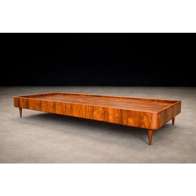 Wood Giuseppe Scapinelli Floating Daybed in Solid Caviúna Wood With Off-White Alpaca Bouclé Upholstery, Brazil, 1950s For Sale - Image 7 of 17