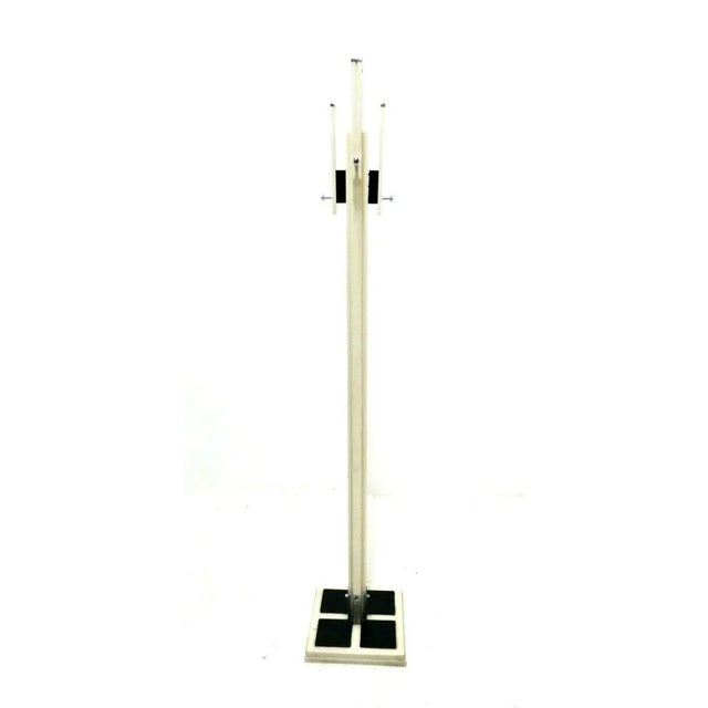 original fiarm coat stand designed by carlo de carli in 1967 structure in white lacquered wood, wooden base, chromed steel...