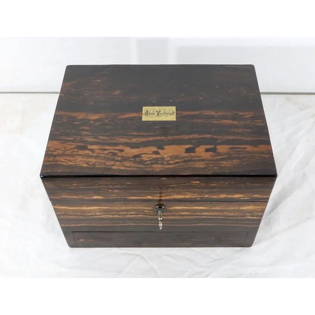 19th Century Wooden Toiletry Box from John Bagshaw & Sons, England For Sale - Image 5 of 18