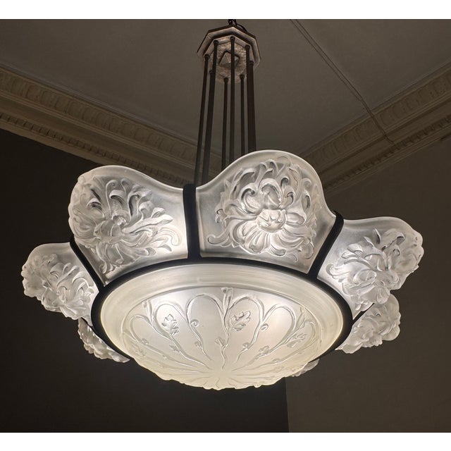 Impressive art deco chandelier signed sabino paris n 4378 circa 1925 a large central bowl (40 cm in diameter) of pressed...