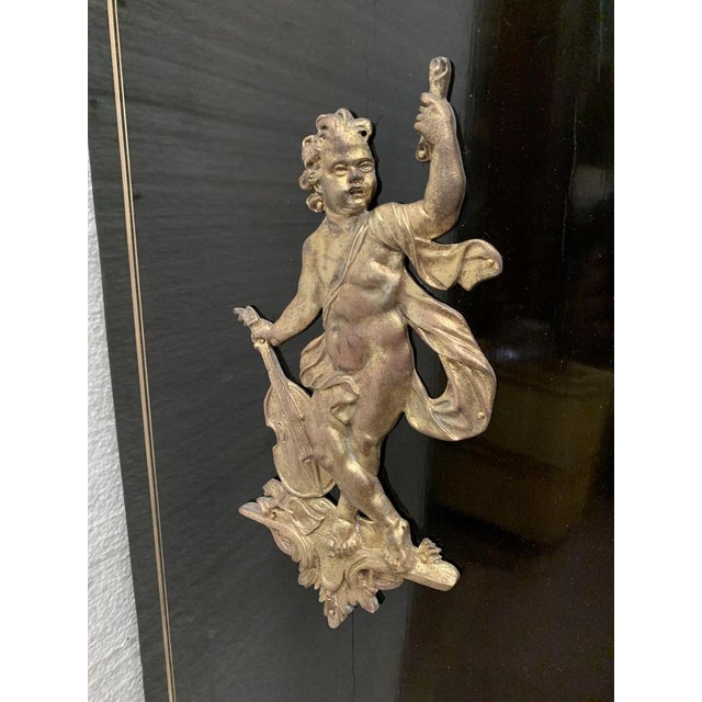 Napoleon III Display Case in Black Wood and Gilded Chiseled Bronze For Sale - Image 9 of 16