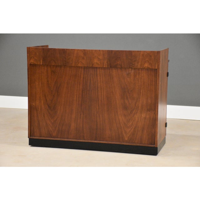 1960s 1960s efinished Walnut Bar by Milo Baughman for Directional For Sale - Image 5 of 10