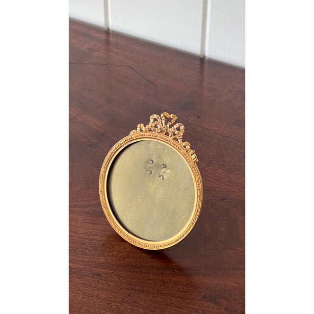 French Late 19th Century French Brass Tabletop Frame With Bow For Sale - Image 3 of 5