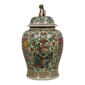 19th Century Chinese Porcelain Jar With Lion on the Lid