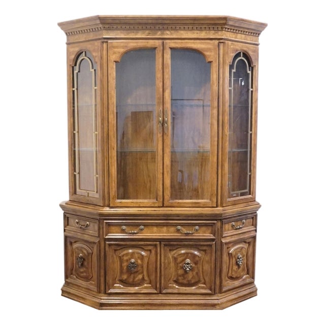 Bernhardt Furniture Solid Walnut French Provincial 61" Lighted Display China Cabinet 636-100 / 636-606 For Sale