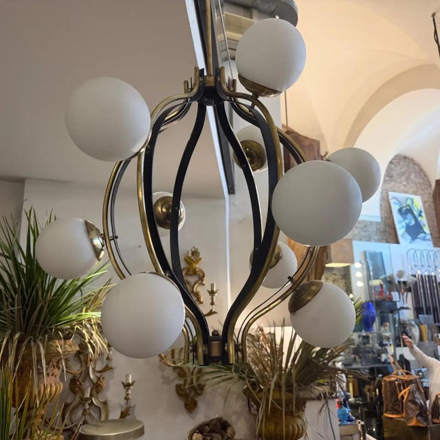 1950s Mid--Century Modern Brass and White Glass 12 Lights Chandelier by Stilnovo For Sale - Image 10 of 14