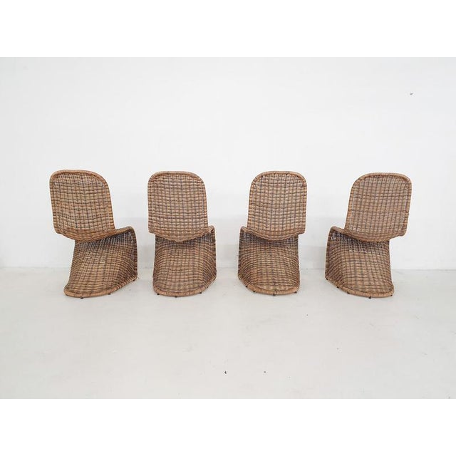 Rattan S-Chairs in the style of Verner Panton, Set of 4 For Sale - Image 3 of 9