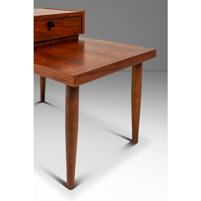 Set of Two (2) Mid-Century Modern "Step" End Tables in Walnut W/ Storage Drawers by American of Martinsville, Usa, C. 1960s For Sale - Image 13 of 18