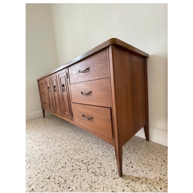 Broyhill 1960s Broyhill Premier Mid-Century Walnutt Dresser For Sale - Image 4 of 7