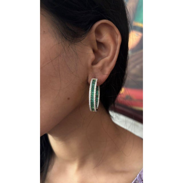 Early 21st Century Natural diamond 3.07cts & emerald 5.08cts earring in 18k gold For Sale - Image 5 of 18