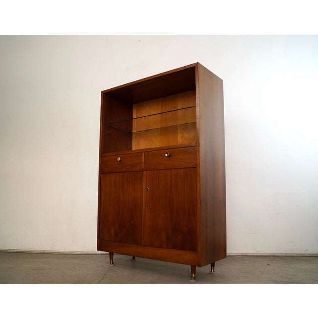 1960’s Mid-Century Modern Walnut Cabinet / Hutch For Sale In Los Angeles - Image 6 of 12