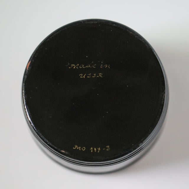 Vintage Landscape Scene Fedoskino Hand-Painted Round Lacquer Box For Sale In Las Vegas - Image 6 of 7