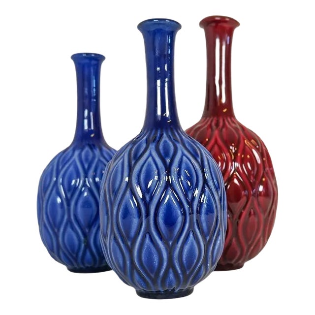 Mid-Century Blue and Red Peacock Vases by Sven Erik Skawonius for Upsala Ekeby, 1950s, Set of 3 For Sale