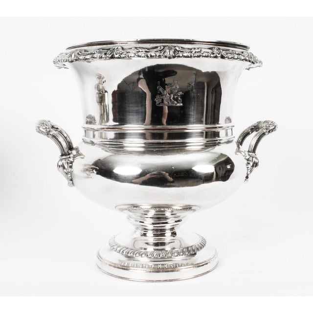 Regency Wine Coolers in Old Sheffield Plate with Hise Crest, 19th Century, Set of 2 For Sale - Image 4 of 18