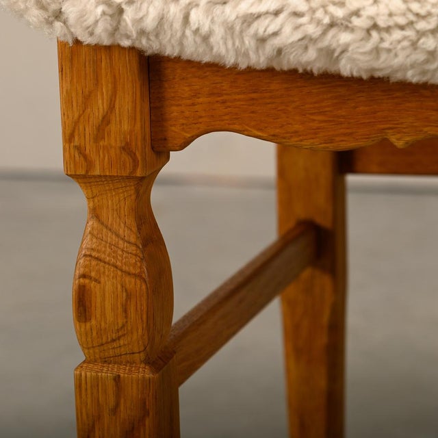 Vintage Brutalist Dining Chairs in Oak and Sheepskin by Henning Kjærnulf, Denmark, 1960s, Set of 6 For Sale - Image 15 of 18