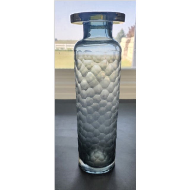 This beautiful vase has a sophisticate, modern appeal with a honeycomb/faceted finish has a frosted look on most of it,...