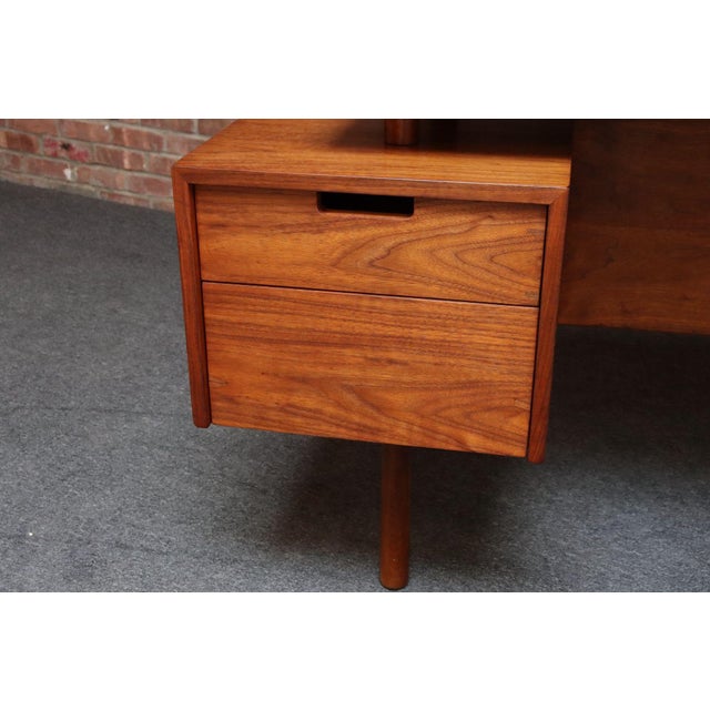 Mid Century Floating Top Walnut Desk by Milo Baughman for Glenn of California For Sale - Image 12 of 18