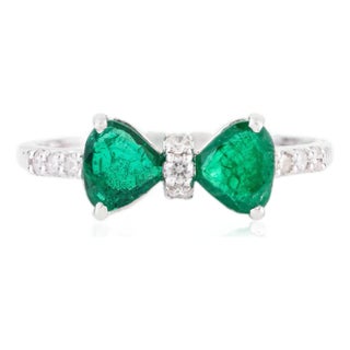 Natural Trillion Cut Emerald Diamond Bow Ring Size 8 in 14k White Gold For Sale