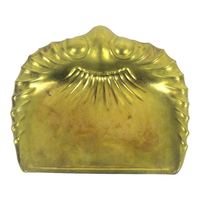 Vintage Js&s English Brass Crumb Tray Dustpan Dustpan Table or Floor Sweep Silent Butler Crumber For Sale