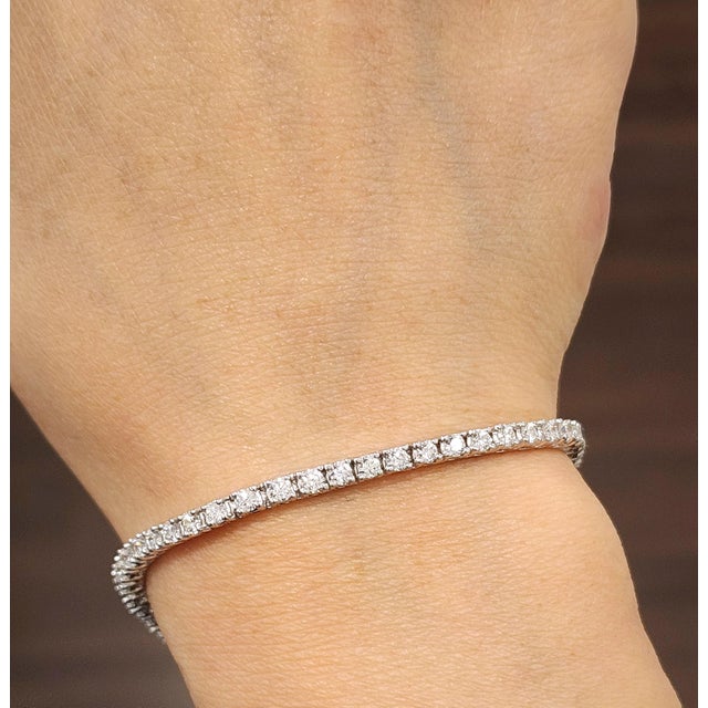 2.87 Ct Diamond Tennis Bracelet For Sale - Image 4 of 8