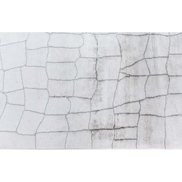 Modern Crocodile Design Handmade Silk Rug in Gray Shades by Doris Leslie Blau For Sale - Image 4 of 10