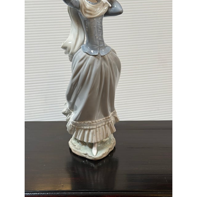 Realism Lladró Spring Breeze Porcelain Figurine, Signed For Sale - Image 3 of 12
