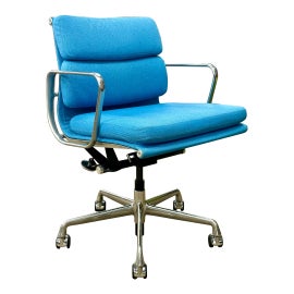Example of Eames Office Chairs