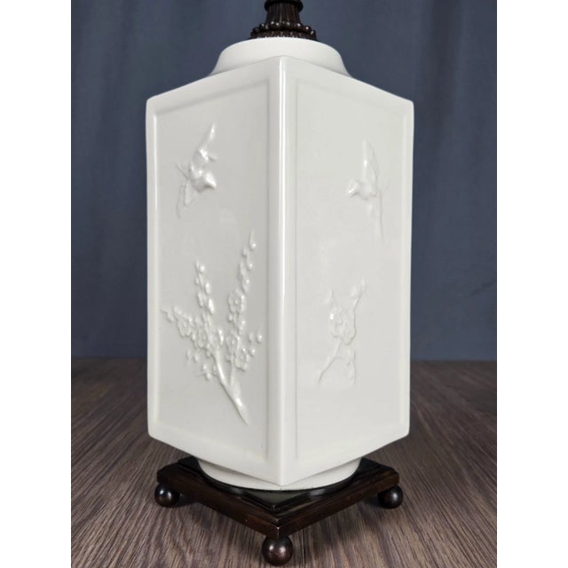 Early 20th Century Early 20th Century Crest Co. Chicago Blanc De Chine Porcelain Table Lamp For Sale - Image 5 of 15
