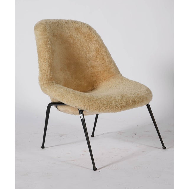 Italian Organic Lounge Chair in Wool with Black Lacquered Metal Legs, 1950s For Sale - Image 6 of 6