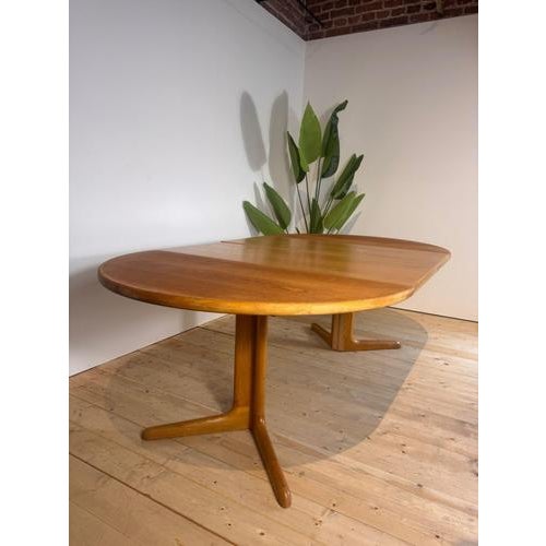 Skovby Møbelfabrik round teak dining table, 1960s