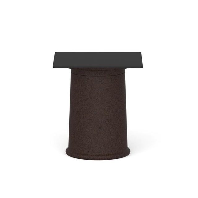Fat table 5110 in polyethylene by loope dimensions: d 65 x w 65 x h 71 cm. Materials: recycled polyethylene