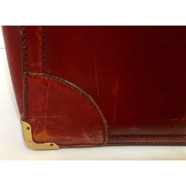 Late 20th Century Vintage Leather Suitcase "La Bagagerie Paris" Burgundy Bordeaux Luggage For Sale - Image 5 of 12