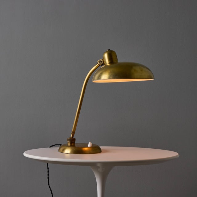 1940s Giovanni Michelucci Patinated Brass Ministerial Desk Lamp for Lariolux For Sale In Los Angeles - Image 6 of 17
