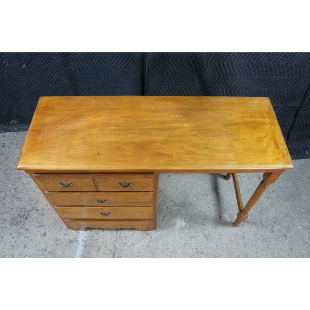 Late 20th Century Vintage Early American Colonial Style Solid Maple Country Kneehole Desk 44" For Sale - Image 5 of 18