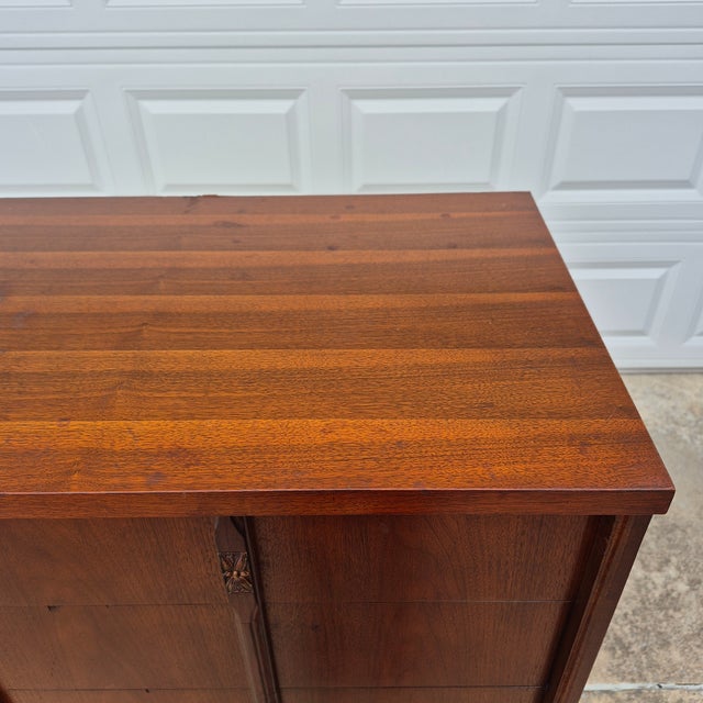 Mid-Century Modern Mid 20th Century Modern Sculpted Walnut 5-Drawer Highboy Tall Boy Dresser Chest of Drawers For Sale - Image 3 of 11