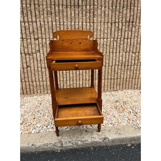 Wood Early 20th Century Antique English Yellow Pine 2 Tier Side Table For Sale - Image 7 of 13