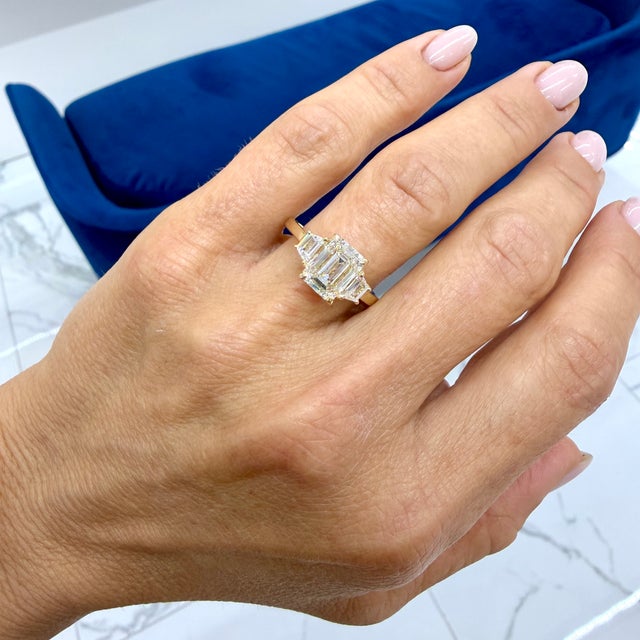 14k Yellow Gold Igi 3.03ctw Emerald Trapezoid Lab Grown Diamond Engagement Ring, Size 8 For Sale - Image 9 of 9