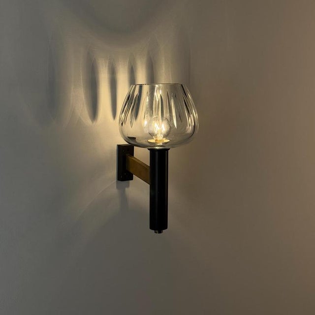 1950s Brass and Cut-Glass Wall Sconce attributed to Gardella, 1950s For Sale - Image 5 of 18