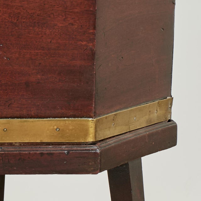 Antique English Mahogany Georgian Wine Cooler or Cellarette For Sale - Image 10 of 17