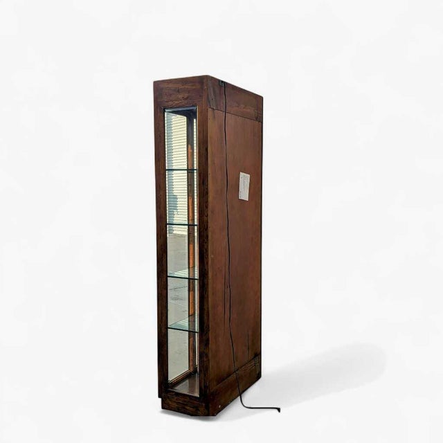 Mid-Century Oak & Brass Lighted Curio Cabinet by Henredon, 1970s For Sale - Image 9 of 15