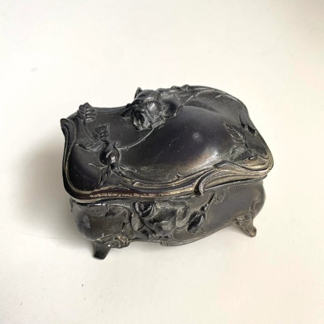 Art Nouveau Style Petite Jewelry Box Silver Plated Rose Motif A romantic little hinged lid decorative jewelry box. This...