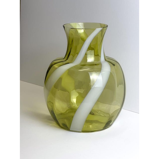 Chartreuse Mid-Century Modern Italian Art Glass Vase from Cristalleria Toscana, 1960s For Sale - Image 8 of 11