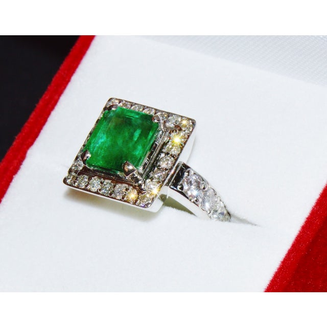 Certified Natural 4.7CTS VS G Diamond Emerald 950 Solid Platinum Ring, size 5.25 For Sale - Image 9 of 11