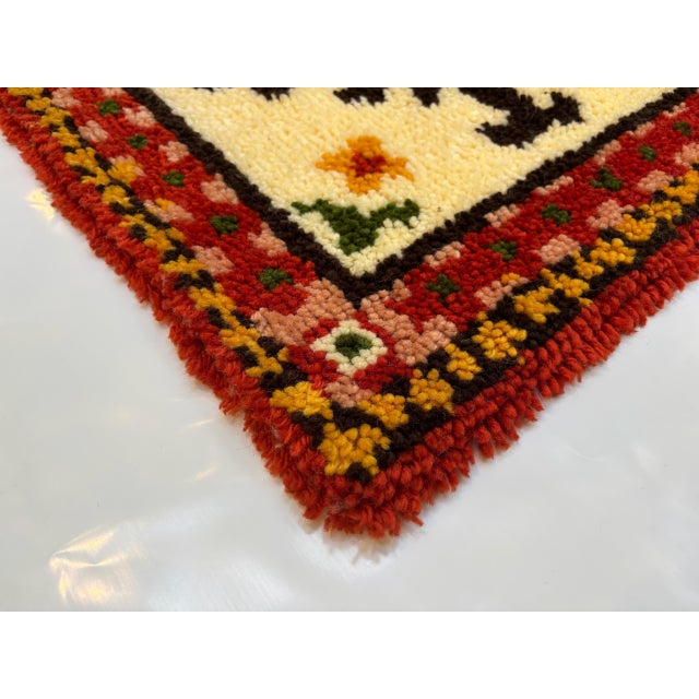 1970s American Hooked Rug , 2' X 2'6" For Sale - Image 4 of 4