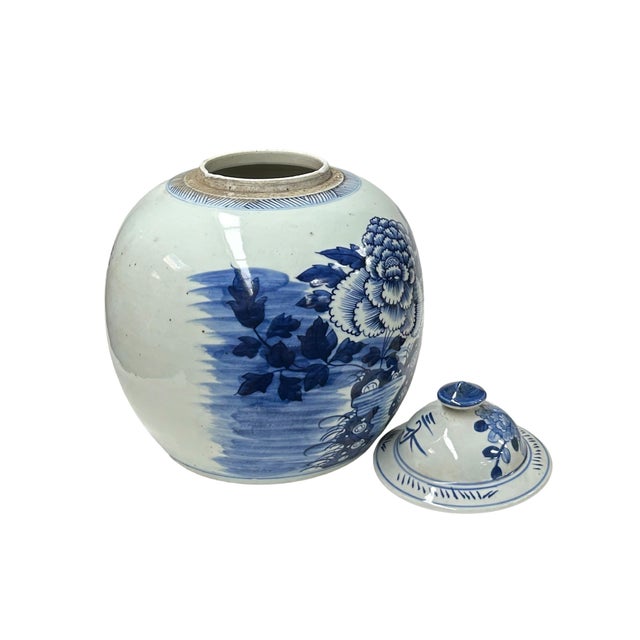1990s Oriental Blue White Big Flower Porcelain Large Ginger Jar For Sale - Image 5 of 6