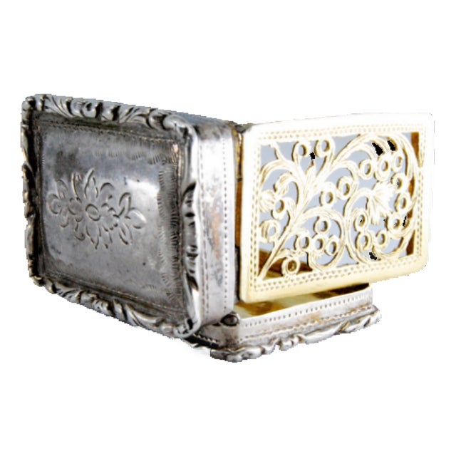 George IV Silver and Gold Vinaigrette Box with Mouldings For Sale